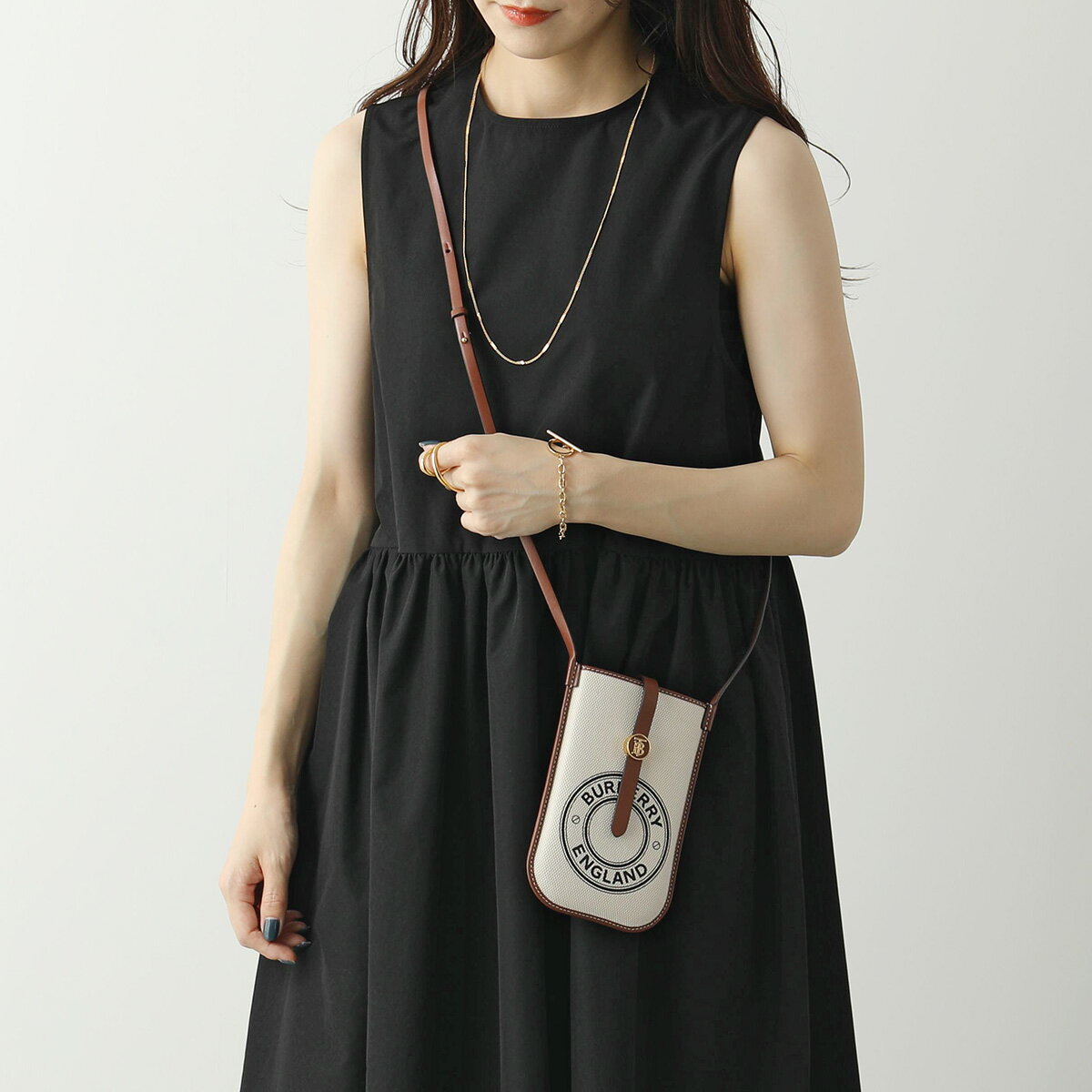 BURBERRY バーバリー フォンケース ANNE PHONE CB A 8040877 レディース ロゴグラフィック コットンキャンバス ウィズ ストラップ ネックポーチ iPhoneケース 鞄 TANのサムネイル