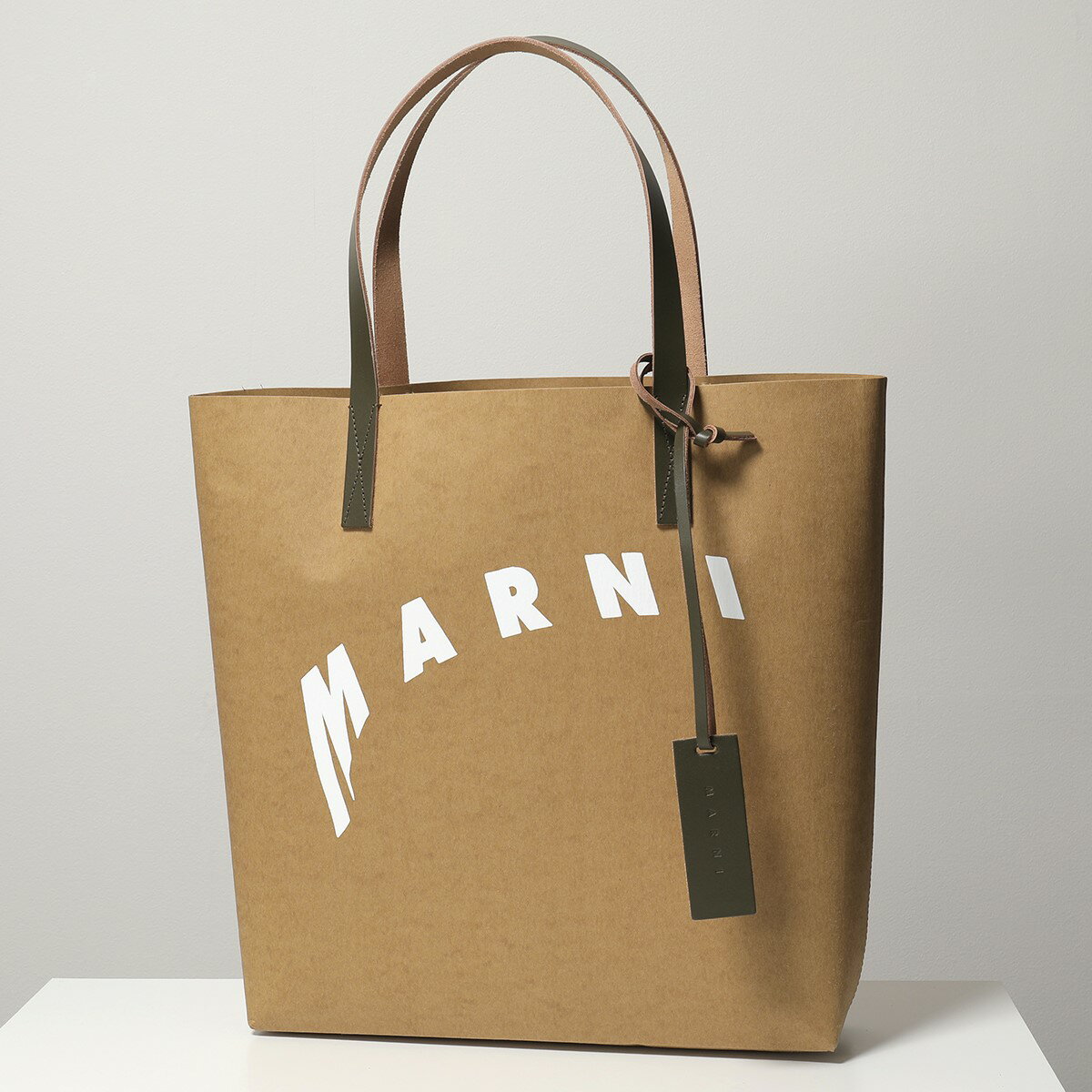 MARNI マルニ SHMPQ10A07 P3951 セルロース ショッピングバッグ トートバッグ ロゴ 鞄 Z2M94 メンズのサムネイル