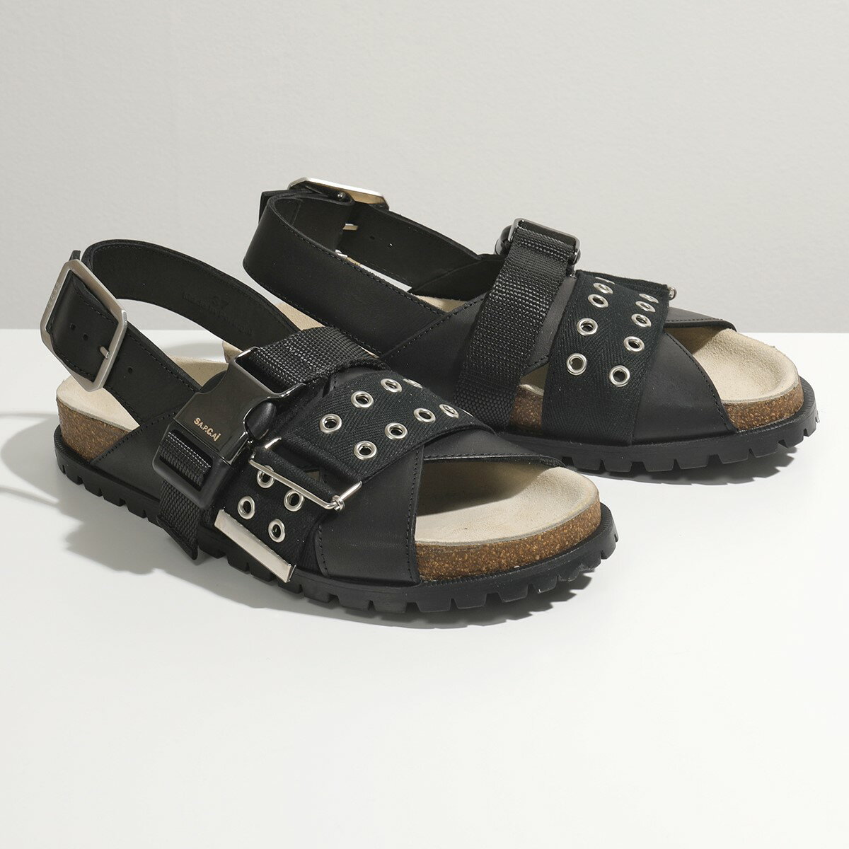 sacai サカイ APC A.P.C. アーペーセー コラボ PXBPM F51037 Jules レザー サンダル フラット Vibramソール バックル ストラップ 靴 LZZ/NOIR レディースのサムネイル