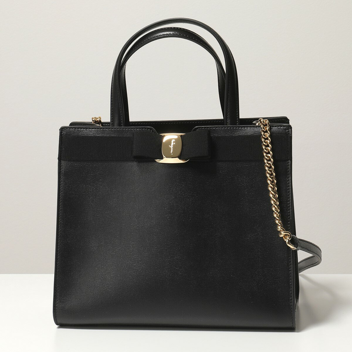 SALVATORE FERRAGAMO フェラガモ 21 I290 0734058 ヴィラ トートバッグ ハンドバッグ ショルダーバッグ レザー ロゴ 鞄 NERO レディースのサムネイル