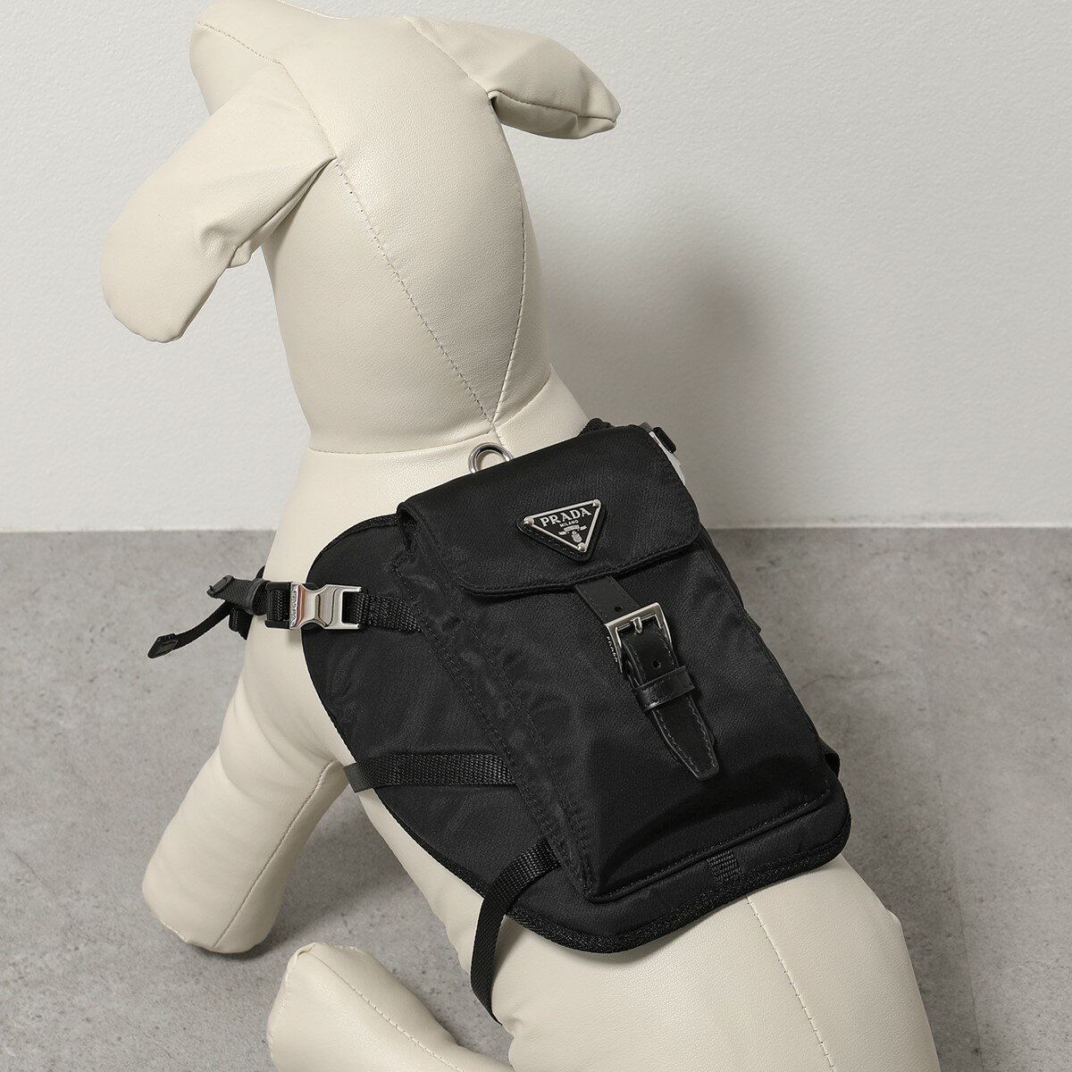 PRADA プラダ 2YX003 2DMI ナイロン ハーネス ペット用品 トライアングルロゴ サイドリリースバックル ポーチ付き F0002/NERO【返品交換不可】のサムネイル