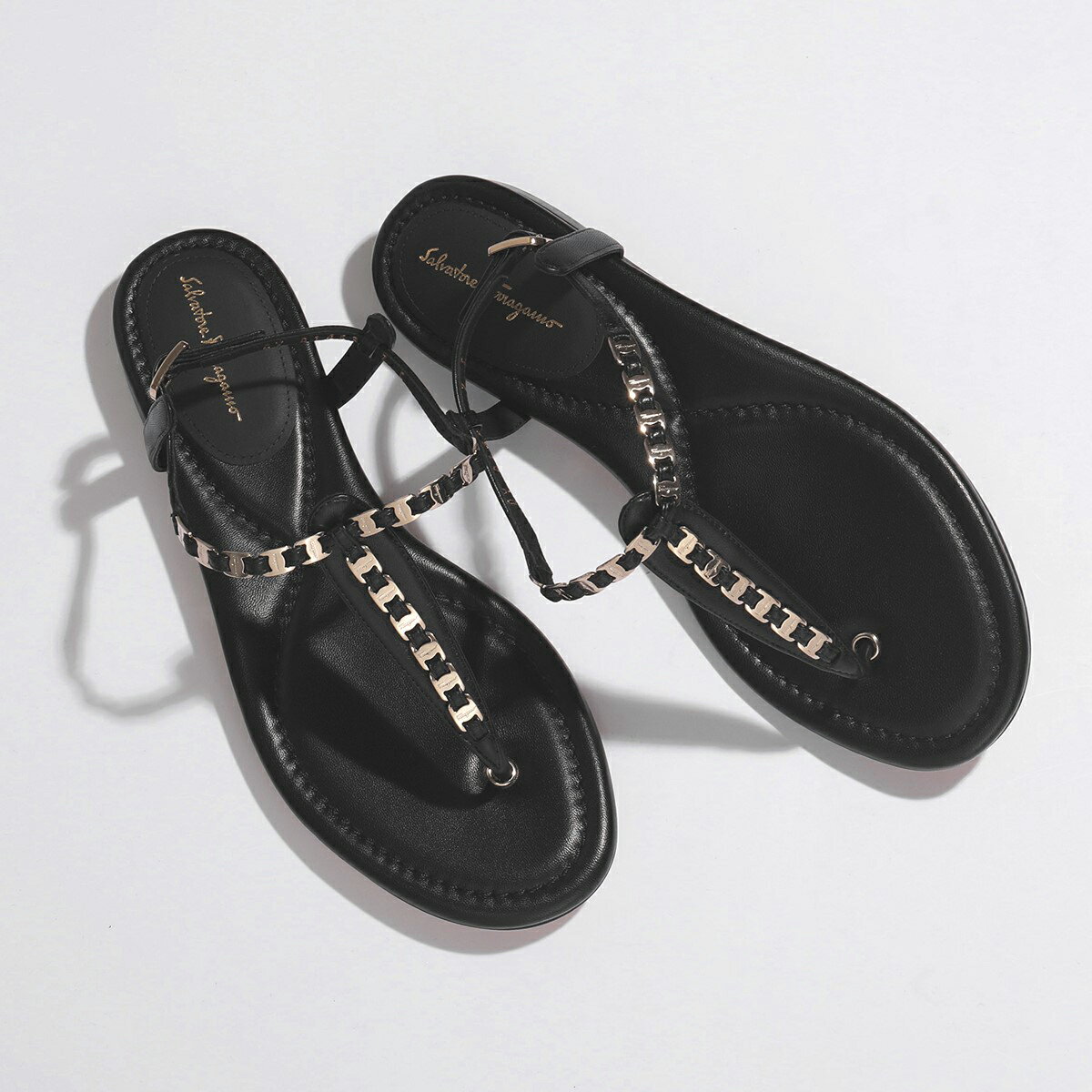 SALVATORE FERRAGAMO フェラガモ TAHITI 01Q947 0730061 レザー トングサンダル フラット ソングサンダル ワイズC 靴 NERO レディースのサムネイル