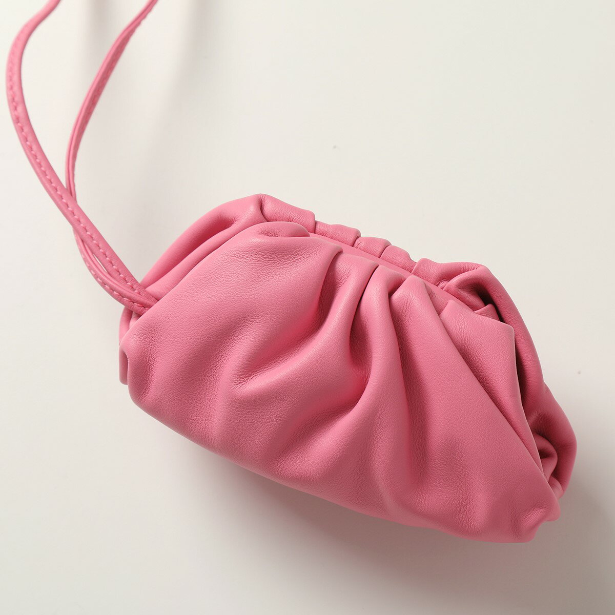 BOTTEGA VENETA ボッテガヴェネタ 577816 VBIU5 レザー コインケース マイクロバッグ アクセサリーポーチ ネックポーチ ショルダーバッグ 鞄 5626/ROSA-SILVER レディースのサムネイル