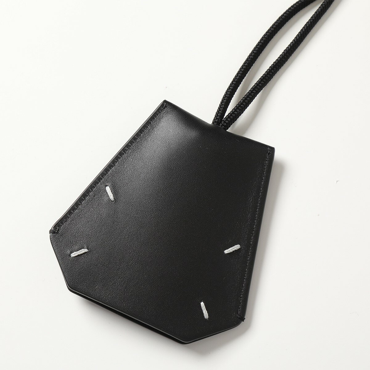 MAISON MARGIELA メゾンマルジェラ S55UA0025 P4303 クロシェット キーリング ネックストラップ レザー T8013 メンズのサムネイル