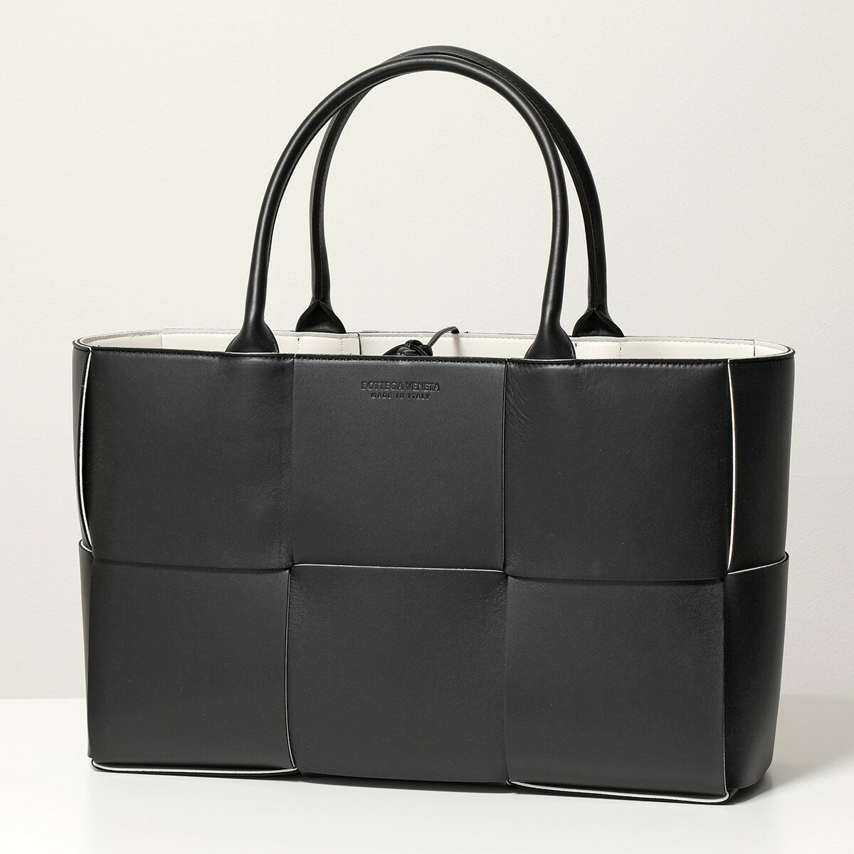 BOTTEGA VENETA ボッテガヴェネタ 609175 VMAY3 ザ・アルコ トート マキシイントレチャート レザー トートバッグ ポーチ付き 鞄 1283 レディースのサムネイル