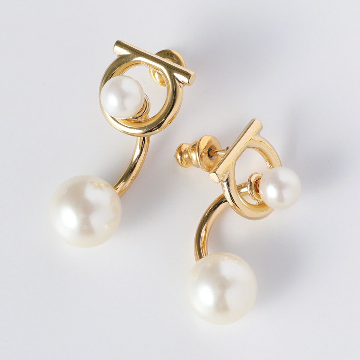 SALVATORE FERRAGAMO サルヴァトーレフェラガモ ピアス レディース 76 0386 001 ORGIOV/PEARL ガンチーニ パール アクセサリー