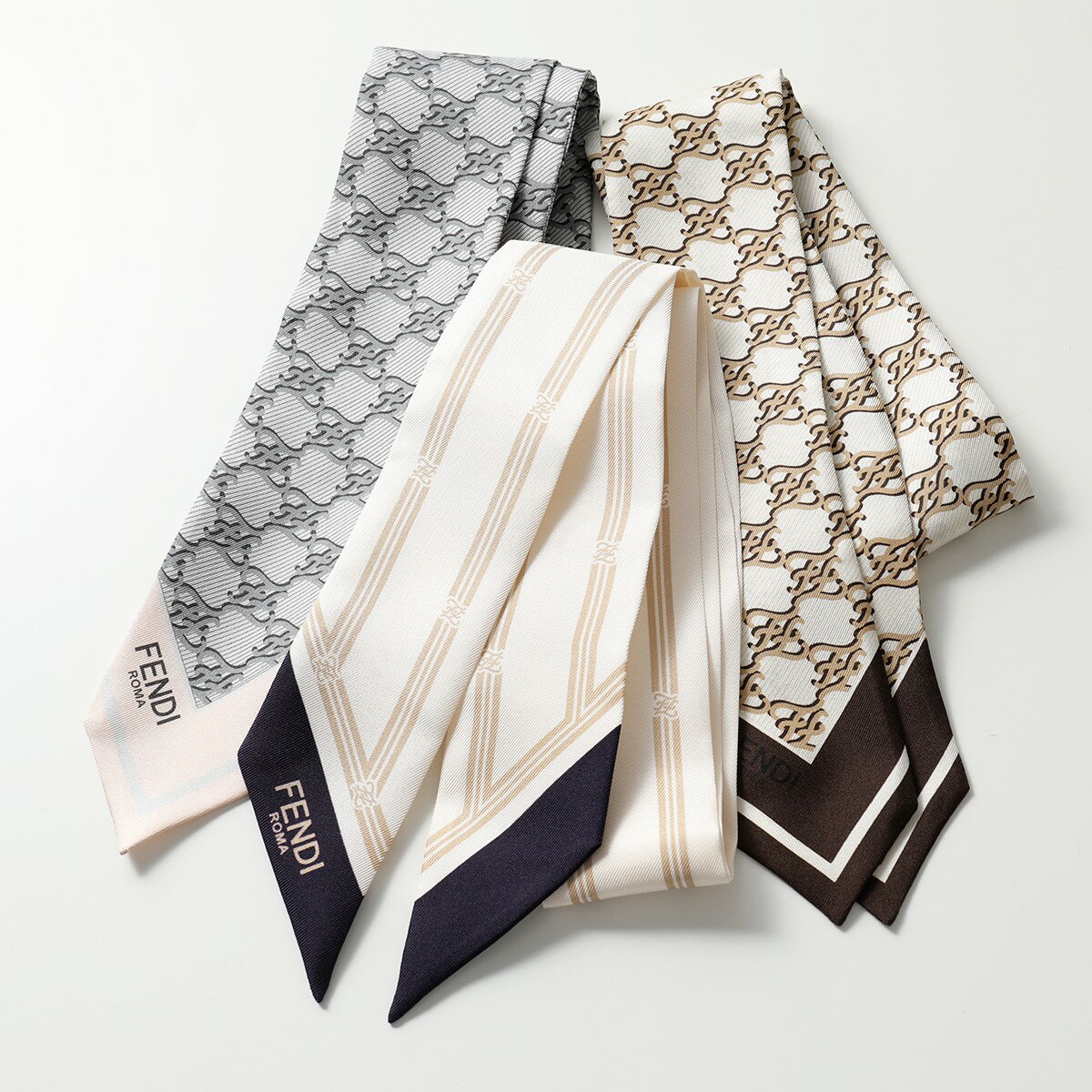 FENDI フェンディ スカーフ WRAPPY FXT011 AHRM AHRQ レディース ラッピー リバーシブル シルク カラー3色のサムネイル