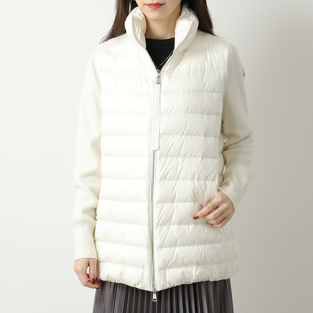 MONCLER モンクレール ライトダウン CARDIGAN TRICOT 9B00031 M1131 レディース ナイロン×ウールニット切替 ブルゾン カーディガン 030のサムネイル