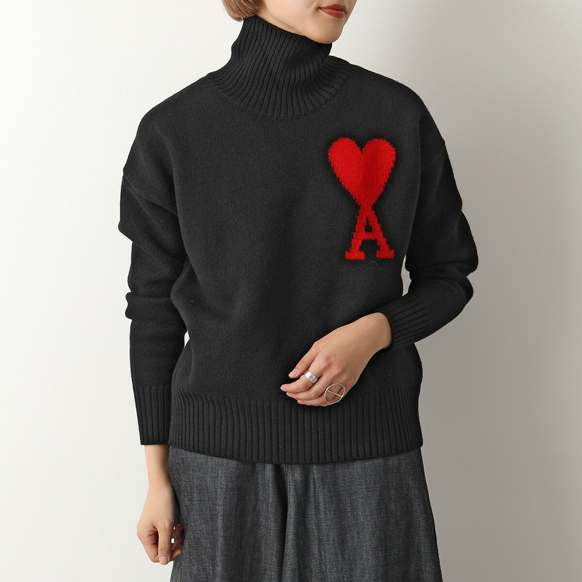 ami paris アミパリス セーター BFUKS402.018 レディース タートルネック ニット ハートロゴ ウール 009/BLACK-REDのサムネイル
