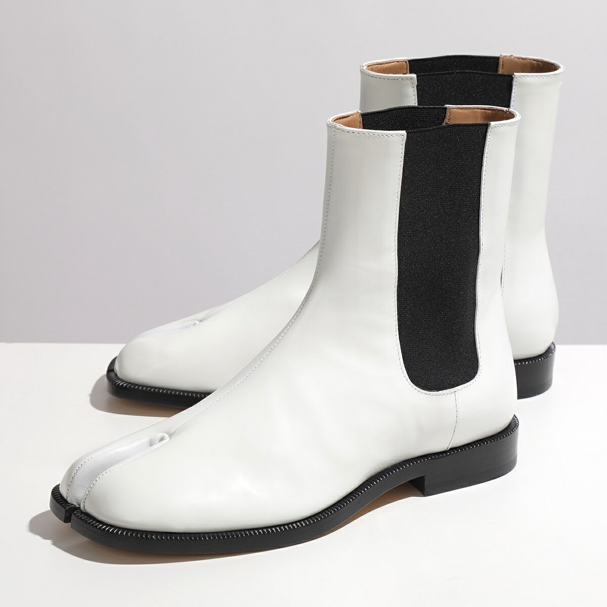 MAISON MARGIELA メゾンマルジェラ 22 ブーツ Tabi タビ S58WU0275 PS679 レディース ライディングブーツ レザー サイドゴア アンクル 靴 T1003のサムネイル