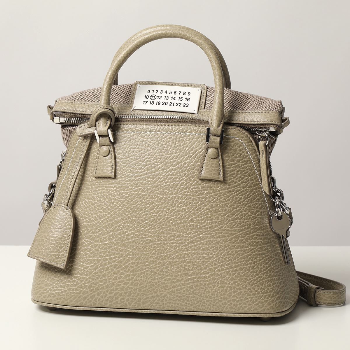 MAISON MARGIELA 11 メゾンマルジェラ ショルダーバッグ 5AC ミニバッグ S56WG0082 P4348 レディース レザー ハンドバッグ 鞄 T7002のサムネイル