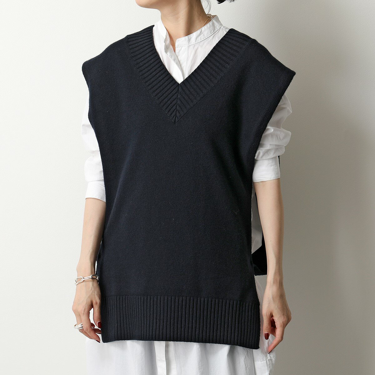 MAISON MARGIELA マルジェラ ベスト S50TH0055 S17993 レディース Vネック ニット ウール 511のサムネイル