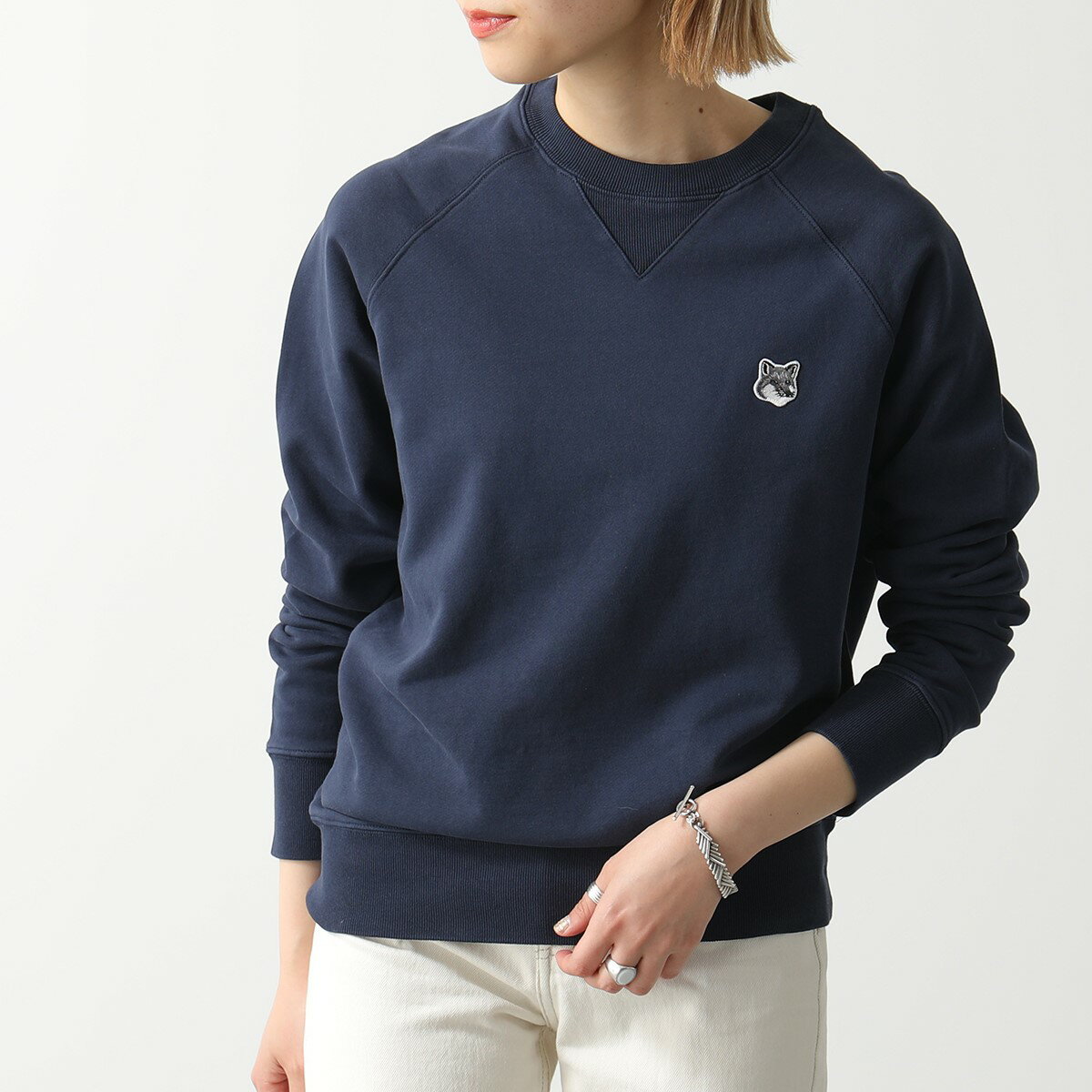 MAISON KITSUNE メゾンキツネ トレーナー GREY FOX HEAD PATCH CLASSIC GM00333KM0002 レディース クルーネック 長袖 スウェット Navyのサムネイル