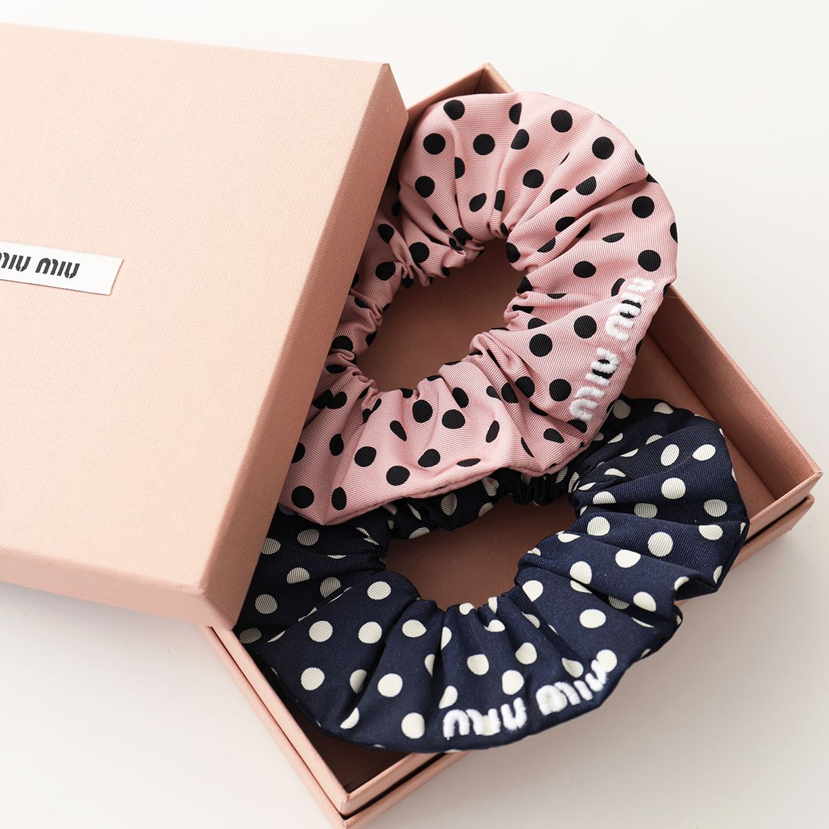 MIUMIU ミュウミュウ シュシュ 5IF024 2DPC レディース ヘアゴム ヘアバンド ヘアアクセサリー ドット 水玉 ロゴ刺繍 カラー2色のサムネイル