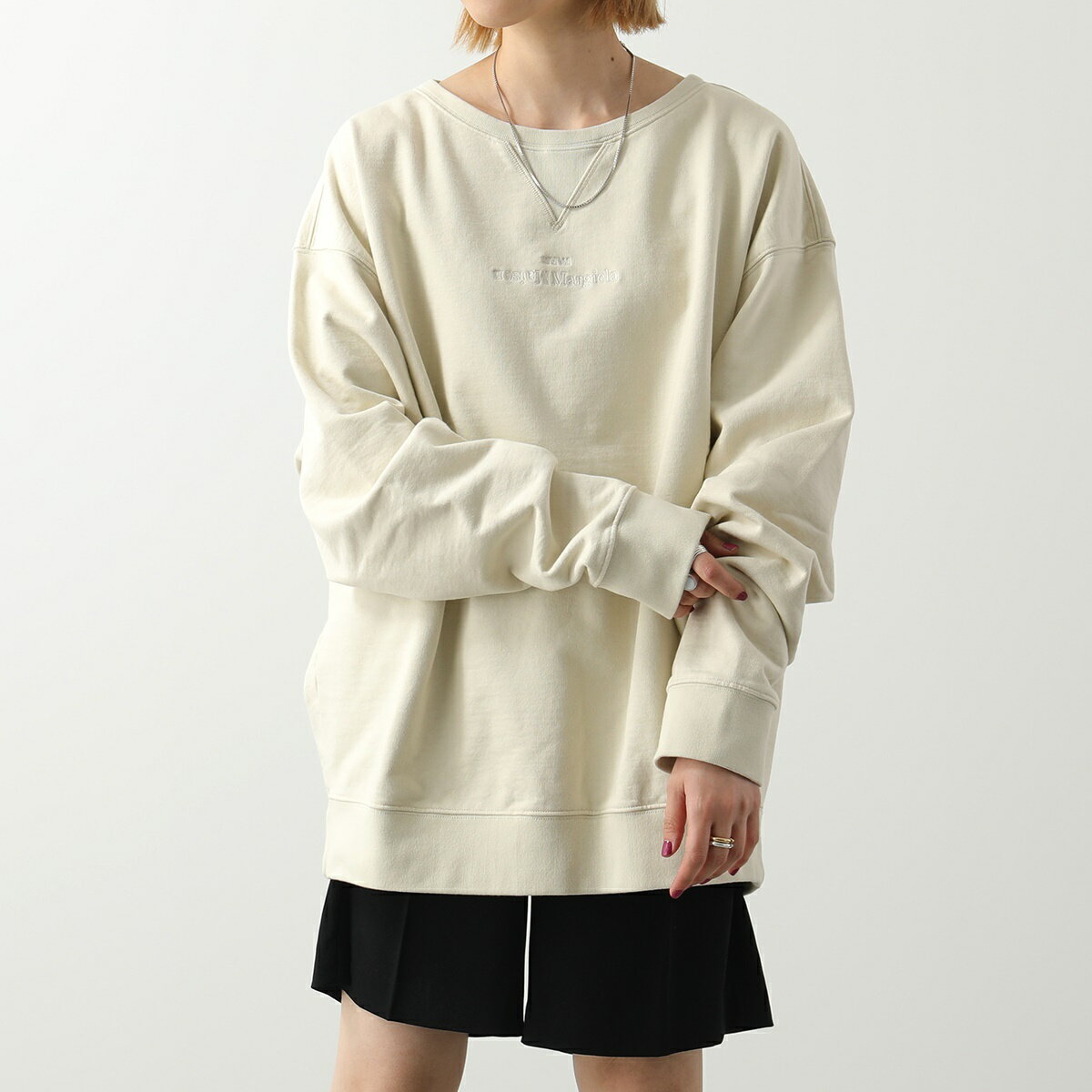 MAISON MARGIELA マルジェラ スウェット S50GU0188 S25550 レディース コットン クルーネック 長袖 プルオーバー ロゴ刺繍 オーバーサイズ 800のサムネイル