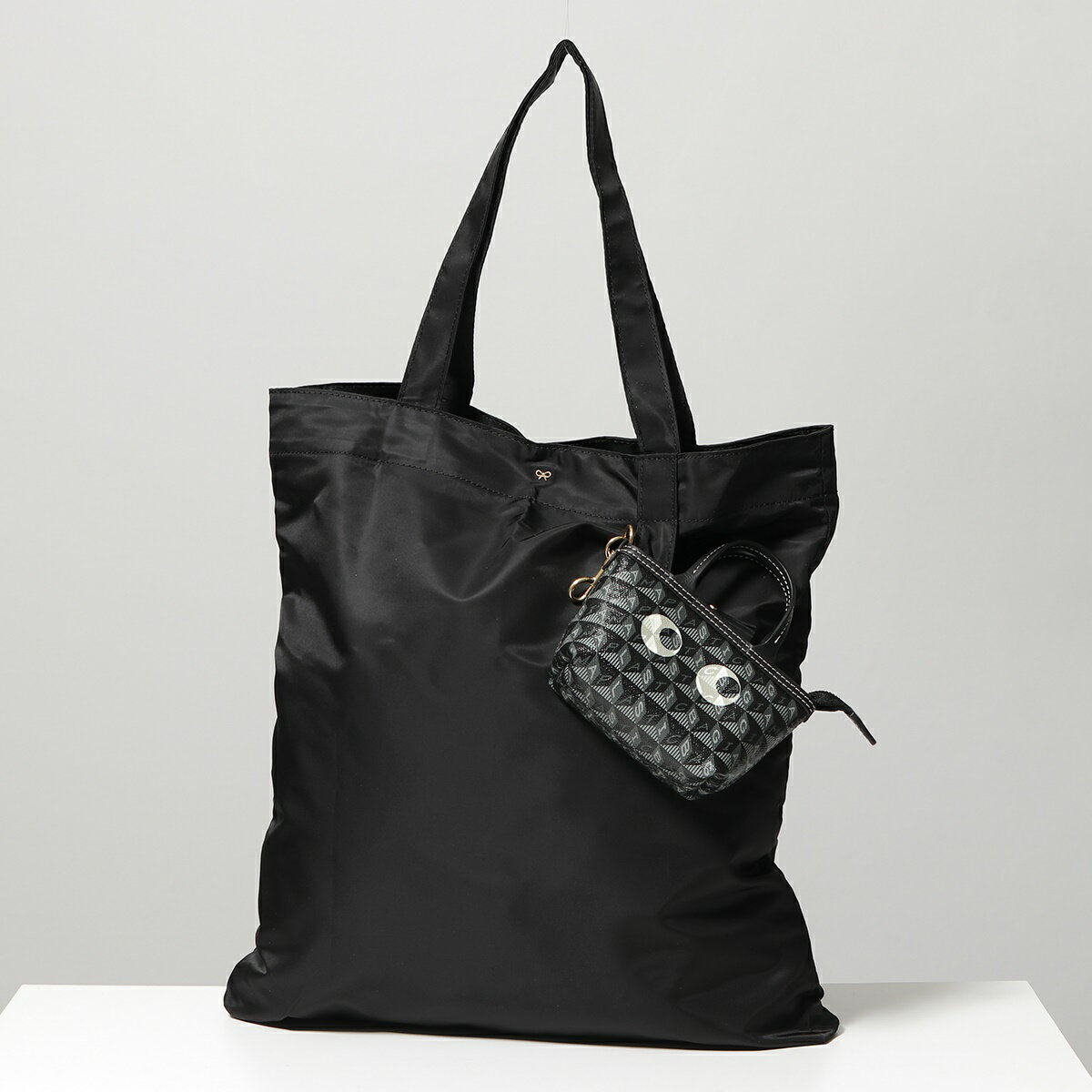 ANYA HINDMARCH アニヤハインドマーチ エコバッグ I AM A Plastic Bag Eyes Charm Shopper 161350 レディース ミニポーチ パッカブル仕様 トートバッグ 鞄 Blackのサムネイル
