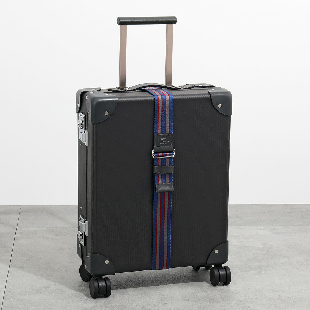 GLOBE TROTTER グローブトロッター キャリーケース Bond 25 007 Limited edition Carry on 4 Wheel メンズ 007コラボ 4ホイール TSAロック ベルト付き 鞄 Carbonのサムネイル