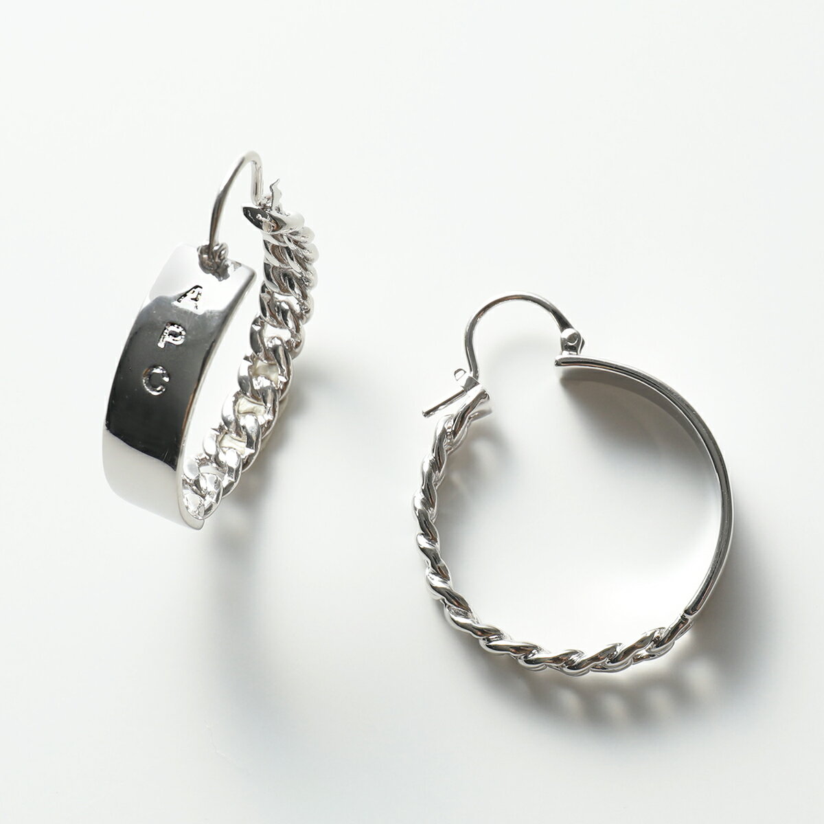 APC A.P.C. アーペーセー ピアス boucles d oreilles darwin MEACC F70685 レディース フープ ロゴ プレート チェーン アクセサリー RABのサムネイル