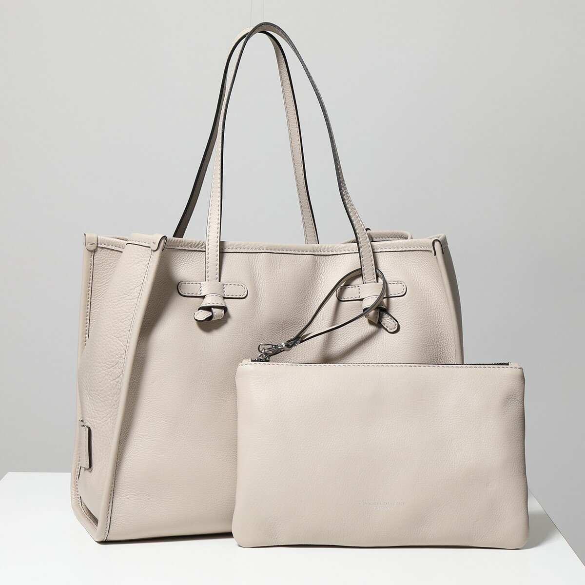 GIANNI CHIARINI ジャンニキアリーニ トートバッグ MARCELLA M マルチェッラ BS 6850 STSRDBL レディース レザー ポーチ付き 鞄 LAMB-NEROのサムネイル