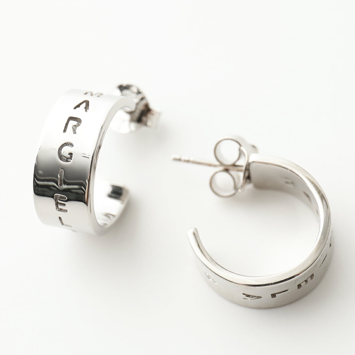MM6 エムエムシックス メゾンマルジェラ ピアス SM6VG0020 SV0123 レディース フープ ロゴカット スタッド アクセサリー 951のサムネイル