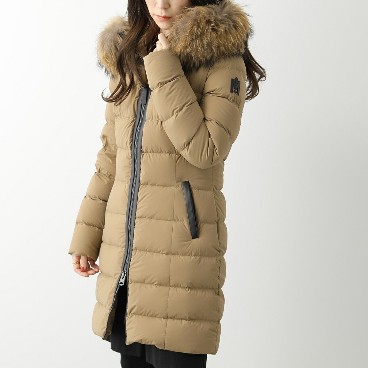 MACKAGE マッカージュ ダウンコート CALLA-F レディース ダウンジャケット フード付き ラクーンファー付き ストレッチ 撥水 Dark-Camelのサムネイル