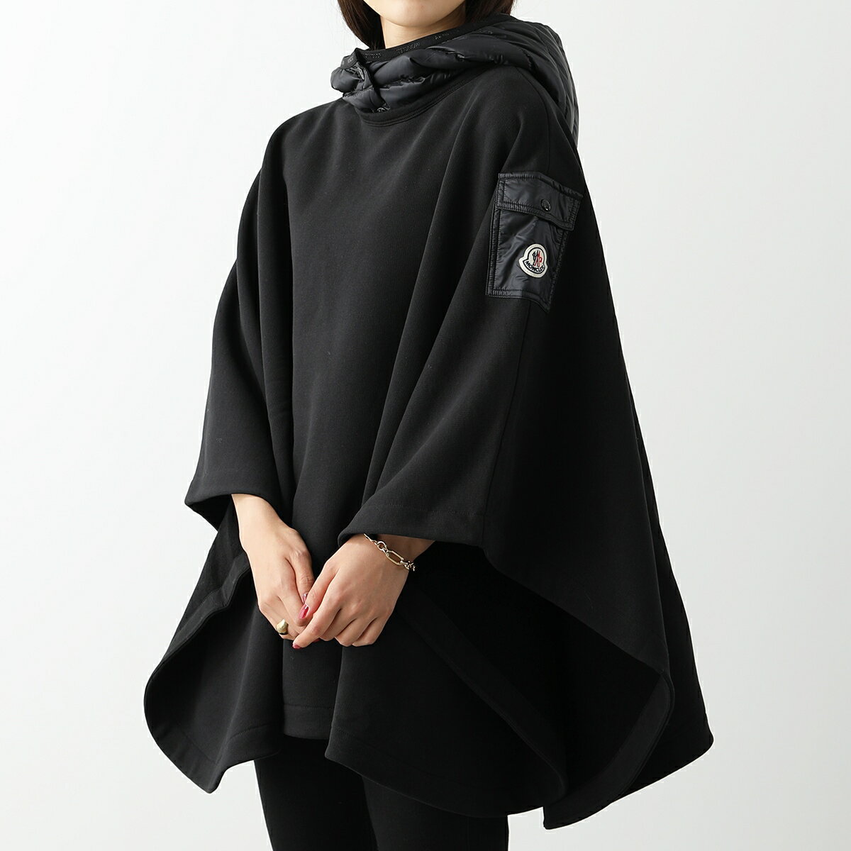 MONCLER モンクレール ポンチョ PONCHO 3G00008 809EL レディース ダウン入りフーデッド ジャケット フリース ブルゾン アイコンパッチ 999のサムネイル