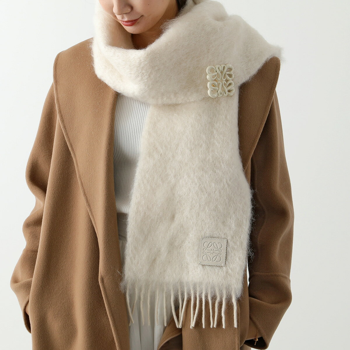 LOEWE ロエベ マフラー 185×23 F540257X02 レディース ウール モヘア ストール フリンジ ANAGRAM アナグラム ブローチ付き レザーパッチ 2100/WHITEのサムネイル