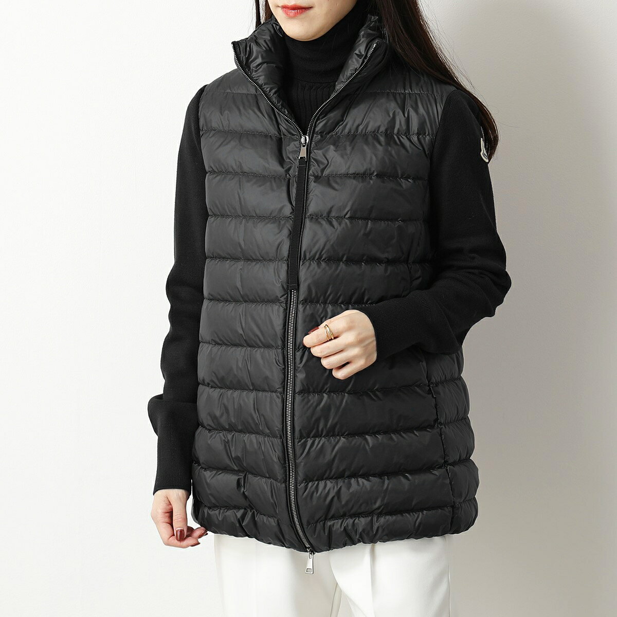 MONCLER モンクレール ダウンジャケット CARDIGAN TRICOT 9B00031 M1131 レディース カーディガン ニット ウール ナイロン ショート丈 ロゴ 999のサムネイル