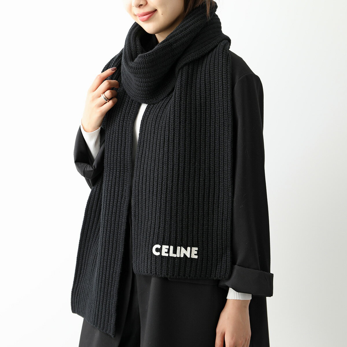 CELINE セリーヌ マフラー 2AC35619S.38NO レディース ウール ニット リブ ロゴパッチ ストール ブラックのサムネイル