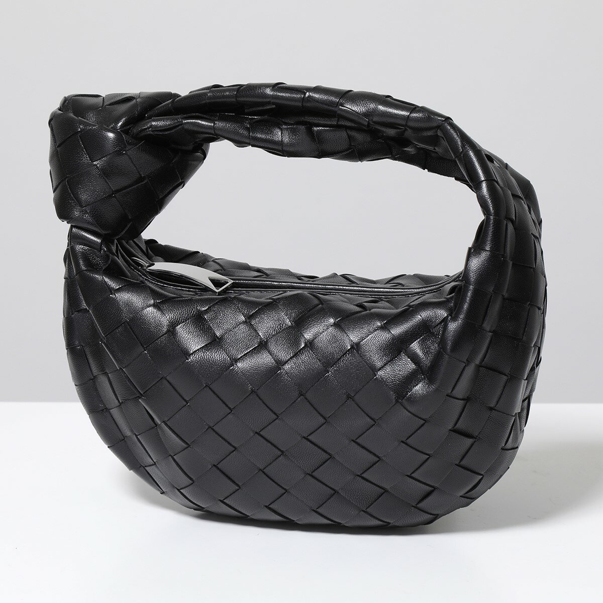 BOTTEGA VENETA ボッテガヴェネタ ハンドバッグ MINI JODIE ミニ ジョディ 651876 VCPP5 レディース イントレチャート レザー 鞄 8803/BLACK-SILVERのサムネイル