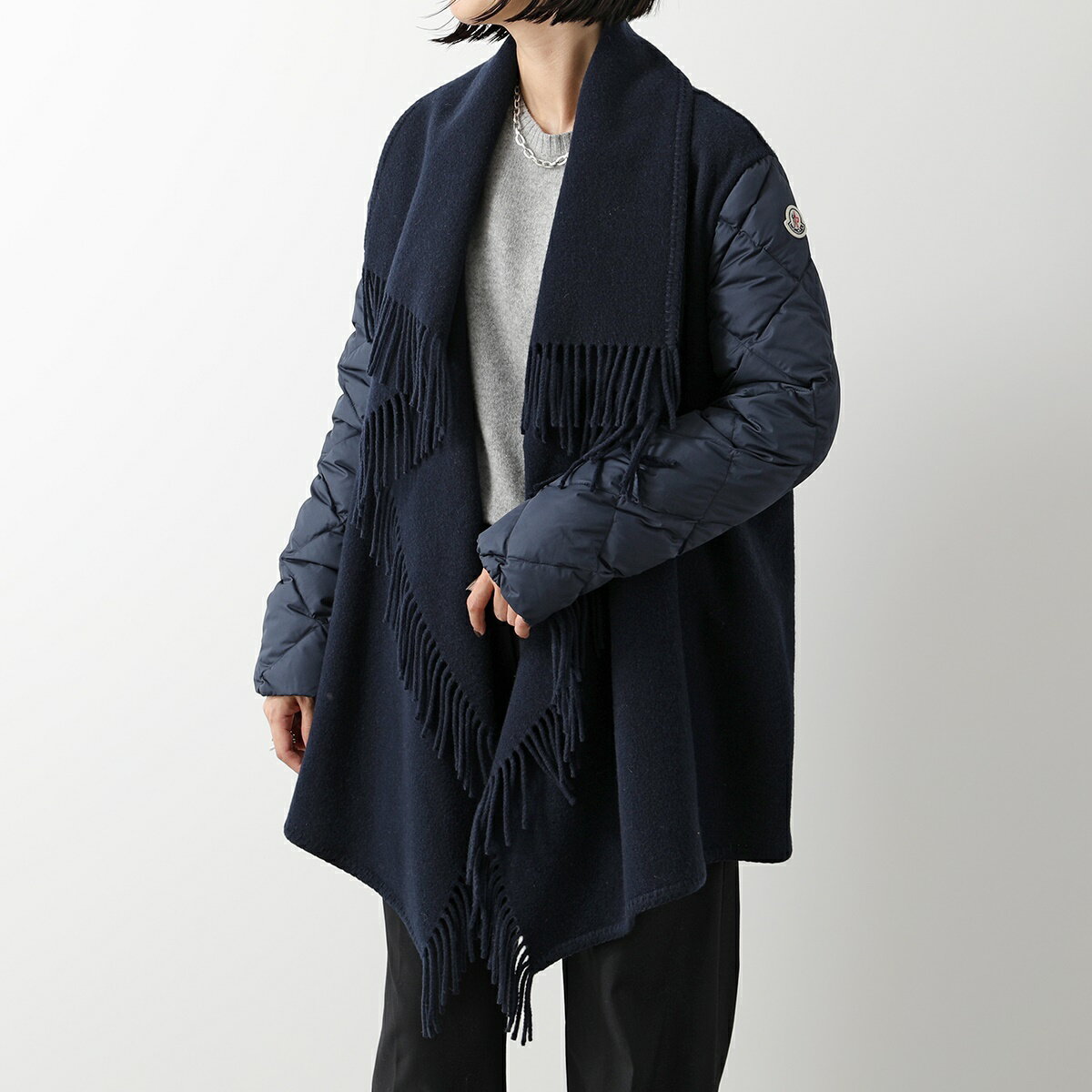 MONCLER モンクレール ポンチョ CAPE 3G00027 0U125 レディース ケープ ダウン コート キルティング ウール フリンジ ロゴ 778のサムネイル
