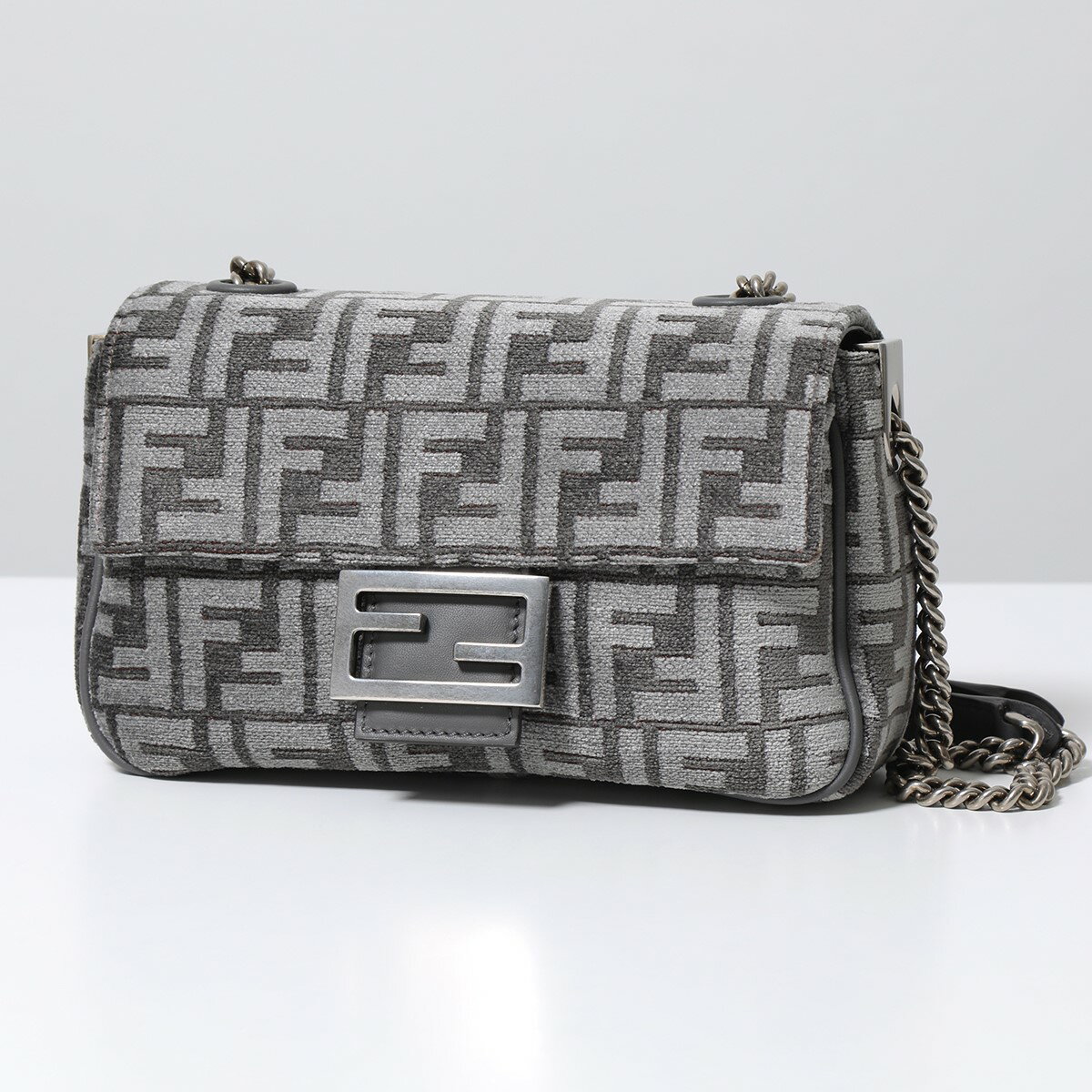 FENDI フェンディ ショルダーバッグ BAGUETTE CHAIN MIDI バゲット チェーン ミディ 8BR793 ALG7 レディース FFロゴ ズッカ柄 ハンドバッグ 鞄 F1HZO/ANTR+ASFAL+PAL.BURATのサムネイル