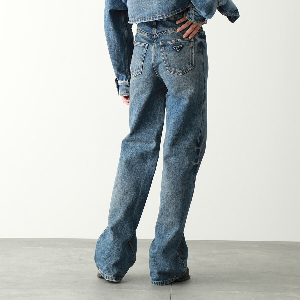 PRADA プラダ ジーンズ GFP492 12O0 レディース デニムパンツ トライアングルロゴ ジーパン Gパン ストレート F0BAU/SKYのサムネイル