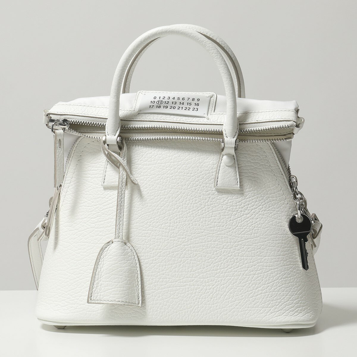 MAISON MARGIELA メゾンマルジェラ S56WG0082 P0396 5AC ミニバッグ レザー ハンドバッグ ショルダーバッグ H7736 鞄 レディースのサムネイル