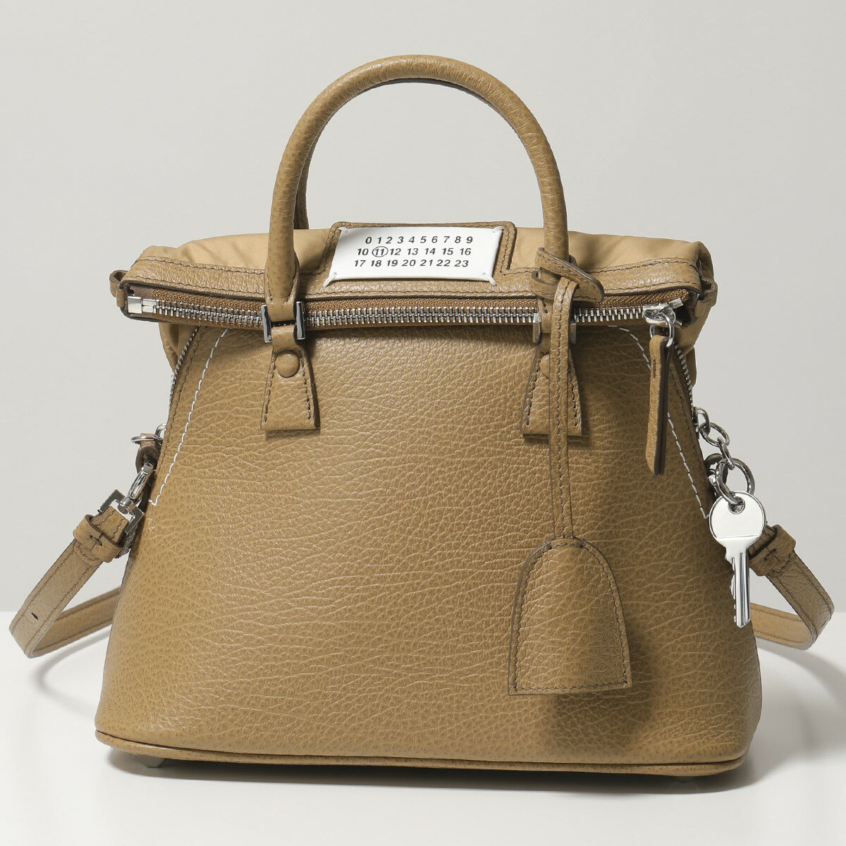 MAISON MARGIELA メゾンマルジェラ S56WG0082 P0396 5AC ミニバッグ レザー ハンドバッグ ショルダーバッグ T2281 鞄 レディースのサムネイル