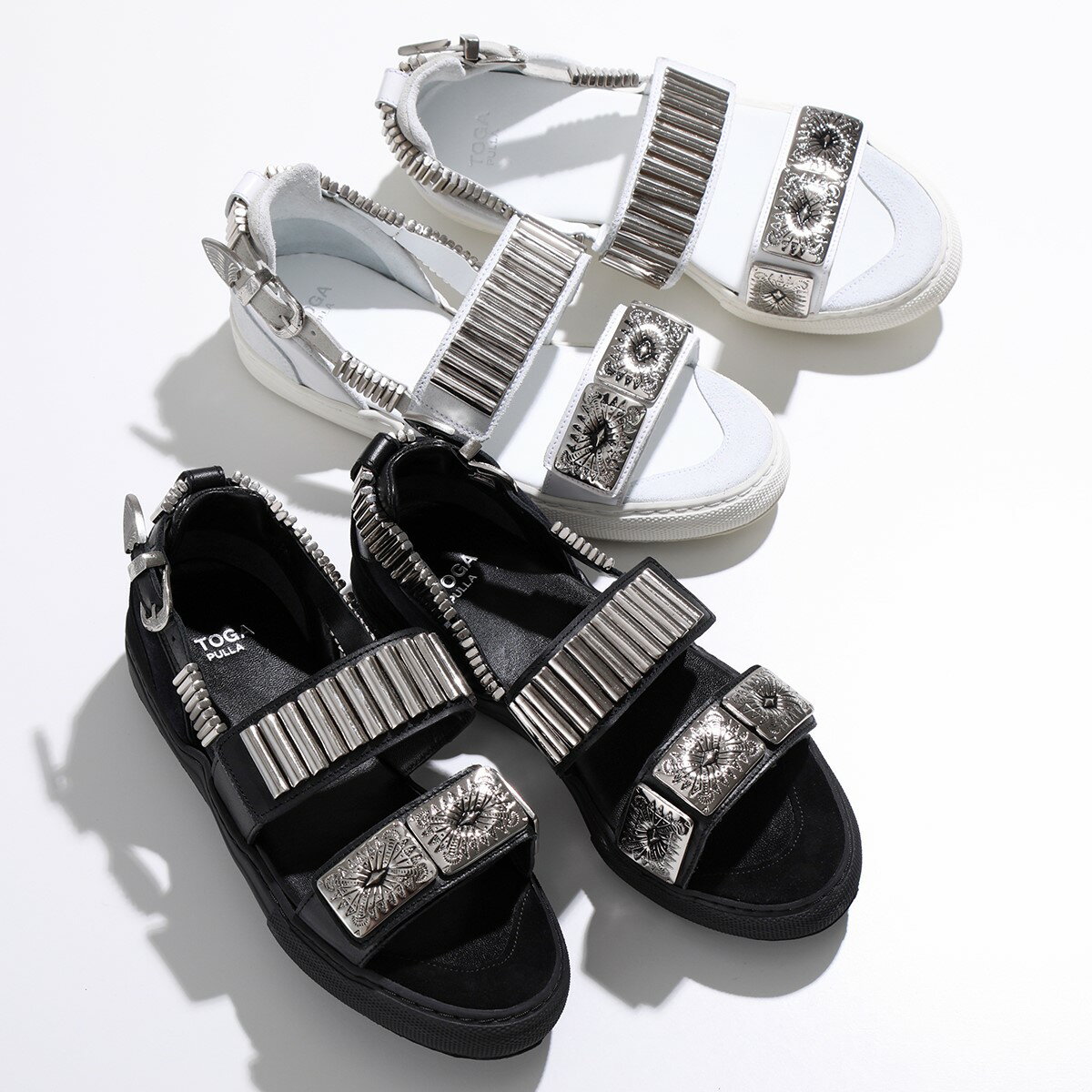 TOGA PULLA トーガ プルラ サンダル METAL SNEAKER SANDALS AJ664 レディース ストラップ メタルパーツ スウェード レザー フラット シューズ 靴 カラー2色