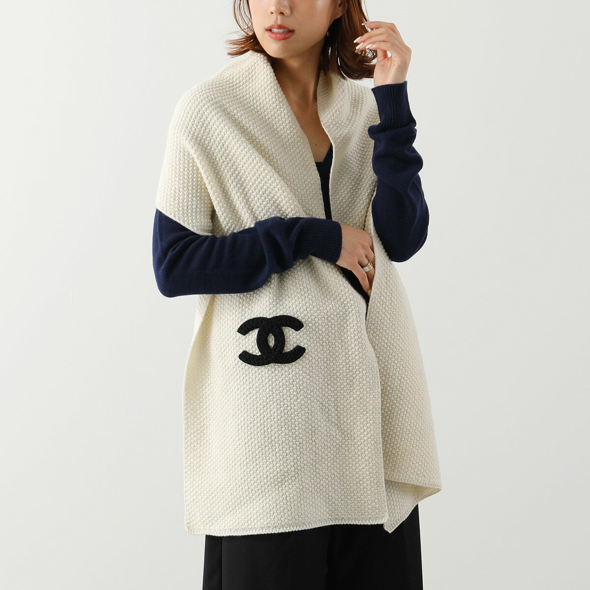 CHANEL シャネル ニットマフラー AA9256 B13357 レディース カシミヤ 立体 ココマーク CCロゴ 大判 ストール 10800のサムネイル