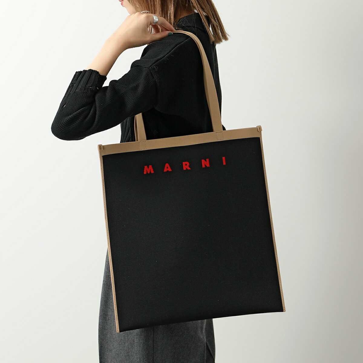 MARNI マルニ トートバッグ SHMQ0033A0 P4547 レディース ジャガード ロゴ ショッピングバッグ 鞄 ZO421のサムネイル