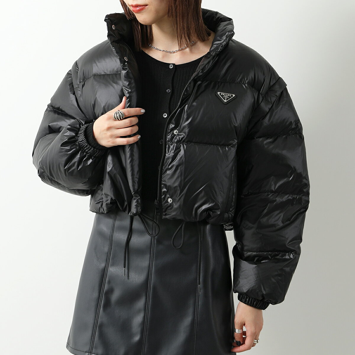 PRADA プラダ ダウンジャケット 291805 11A9 レディース ダウンベスト ジレ Re-Nylon リナイロン クロップド コンバーチブル スタンドカラー トライアングルロゴ F0002/NERO 【po_fivee】【dc_kikaku】のサムネイル