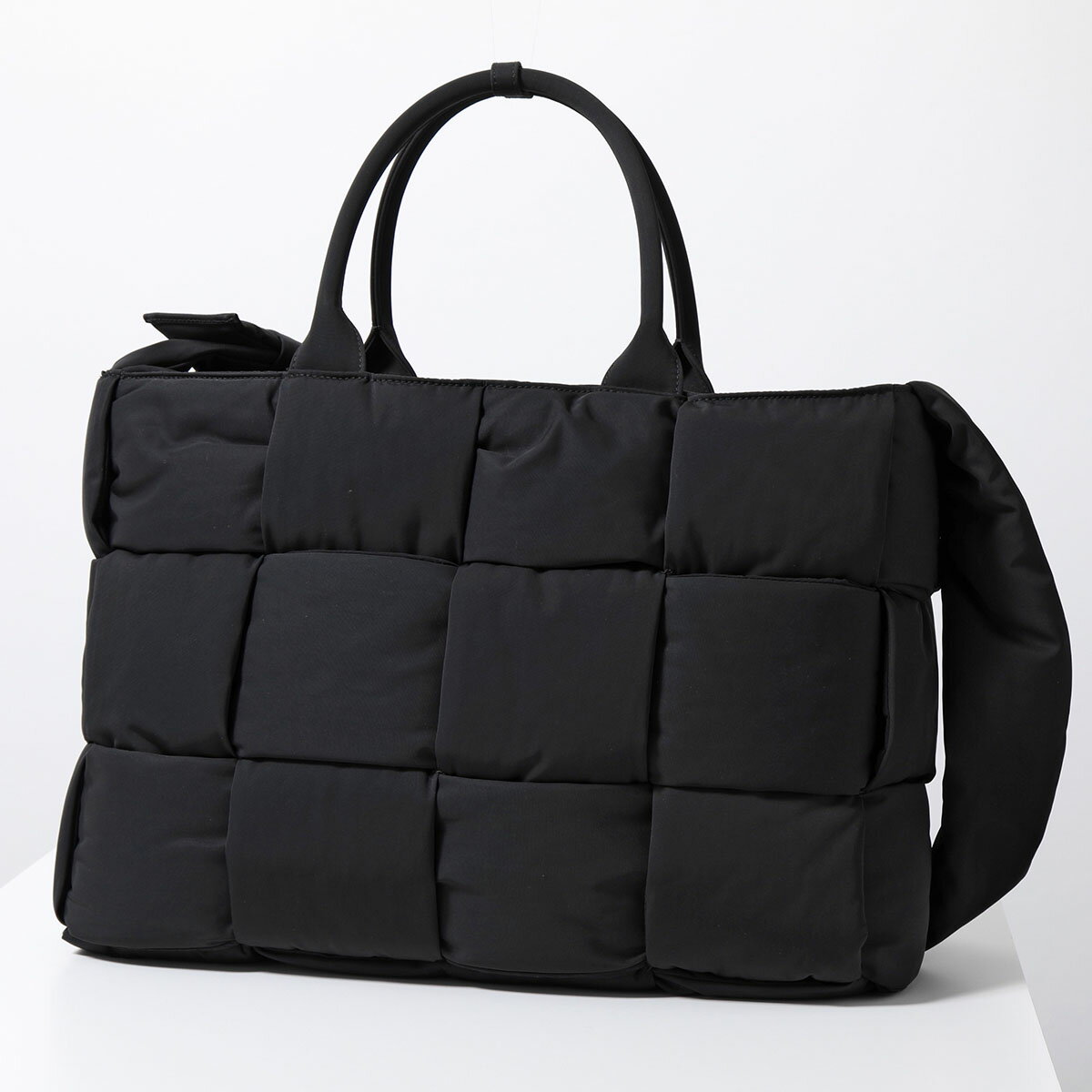 BOTTEGA VENETA ボッテガヴェネタ トートバッグ ARCO ラージ アルコ 765066 V30V2 メンズ ショルダーバッグ マキシイントレチャート 鞄 8803/BLACK-SILVER