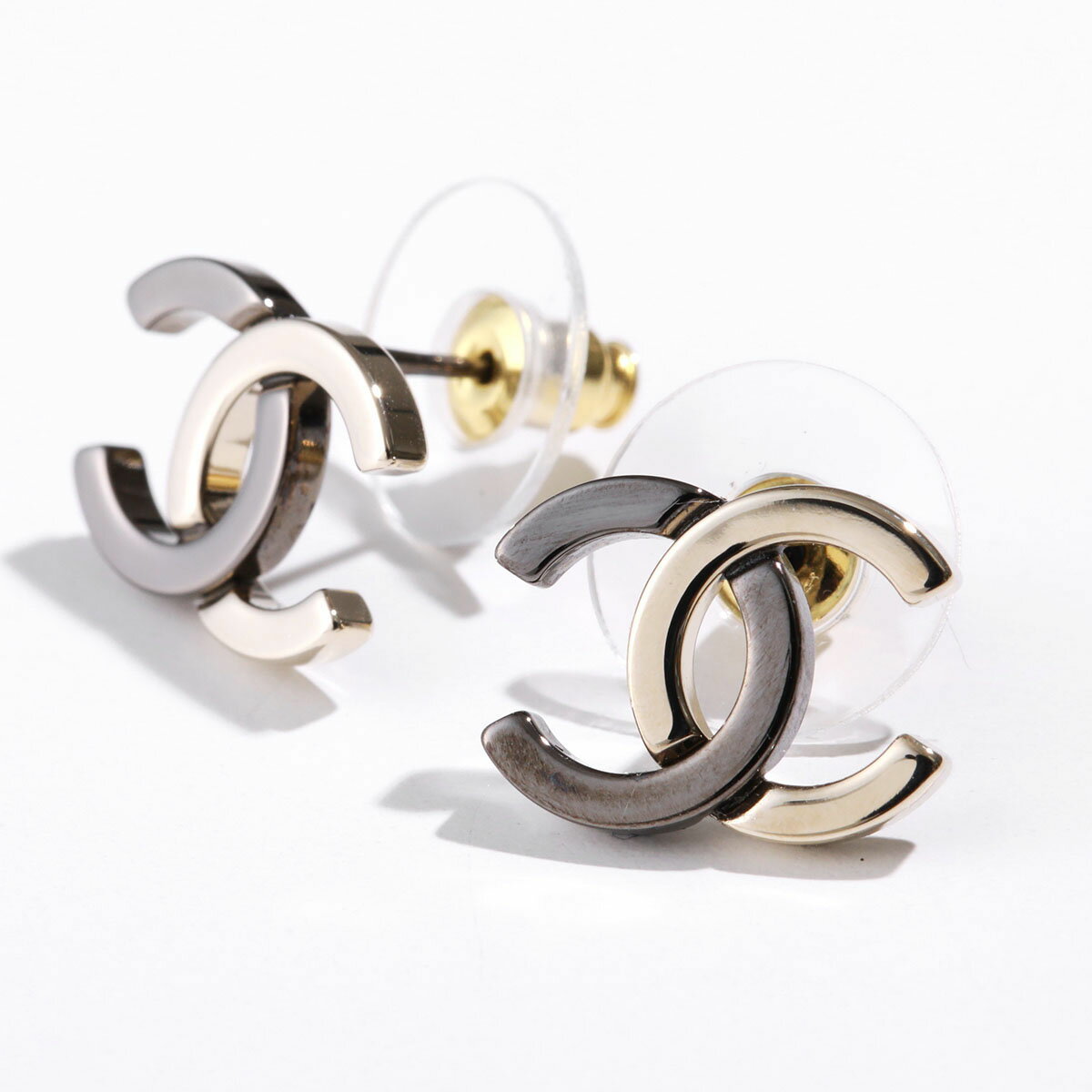 CHANEL シャネル ピアス ABC053 B13472 レディース バイカラー メタル CCロゴ ココマーク スタッド アクセサリー NP947のサムネイル