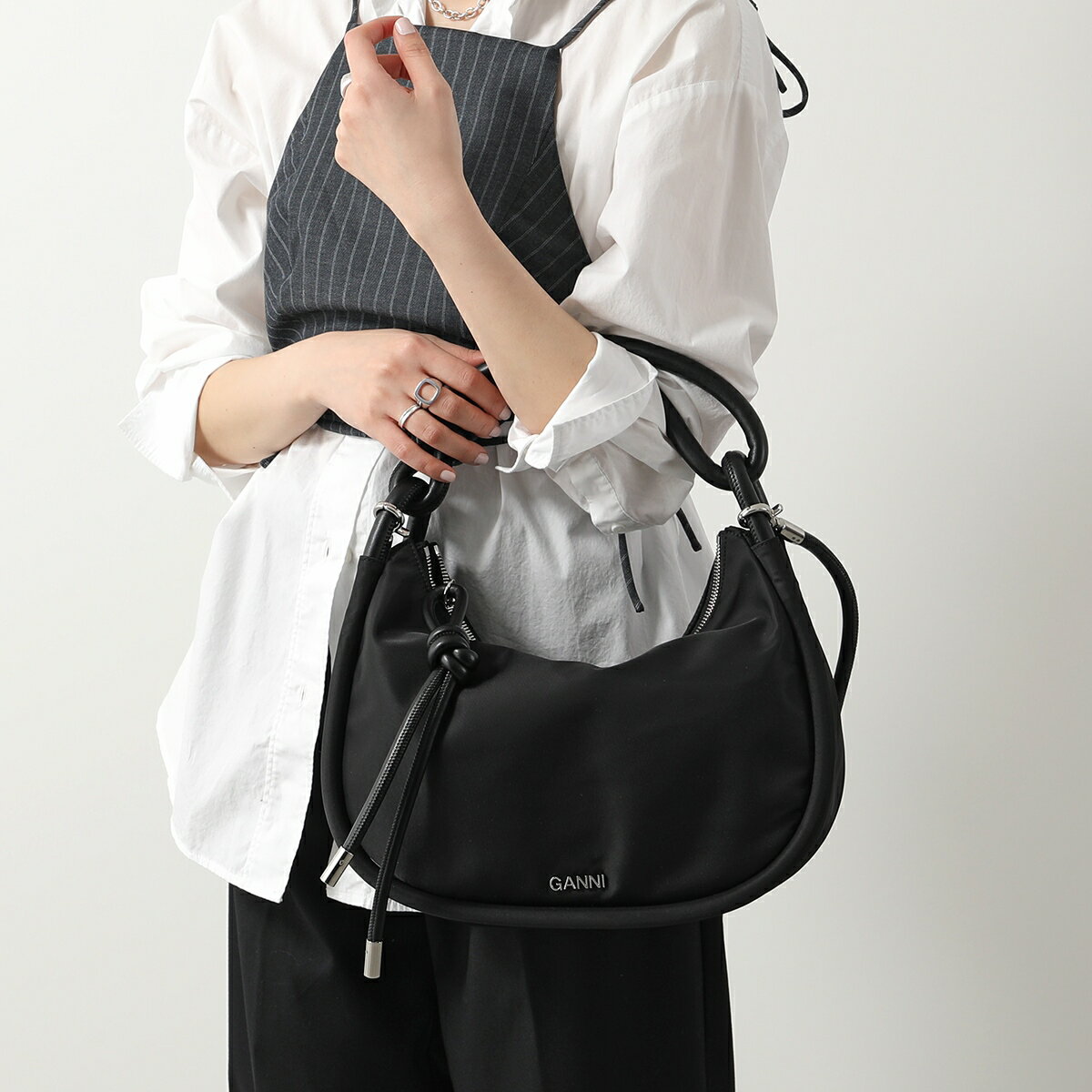 GANNI ガニー ハンドバッグ Knot Baguette A4479 5719 レディース ショルダーバッグ メタルロゴ 鞄 099/Black【po_sannn】のサムネイル