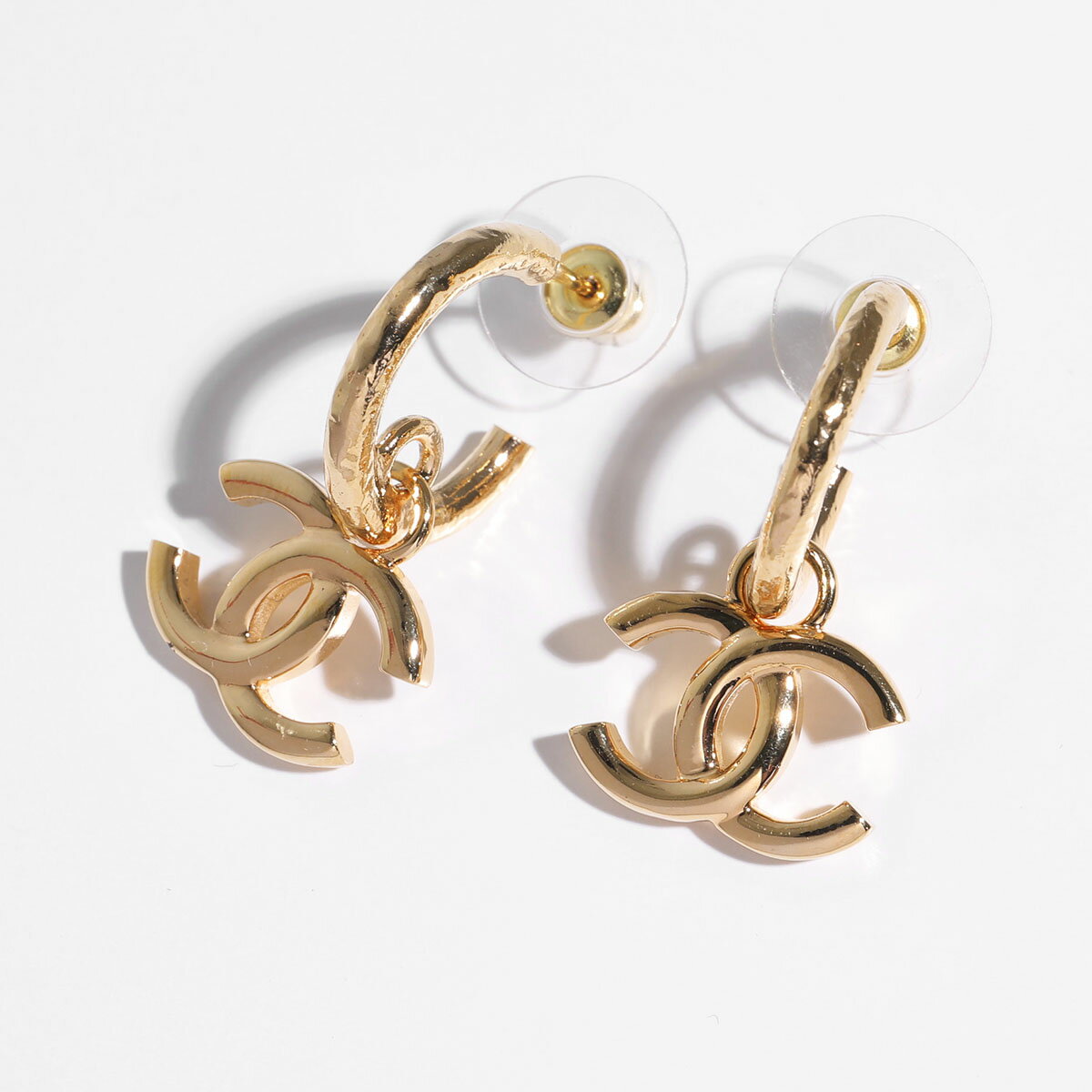 CHANEL シャネル フープピアス ABC696 B15371 レディース メタル ココマーク CCマーク ロゴ アクセサリー NU454のサムネイル