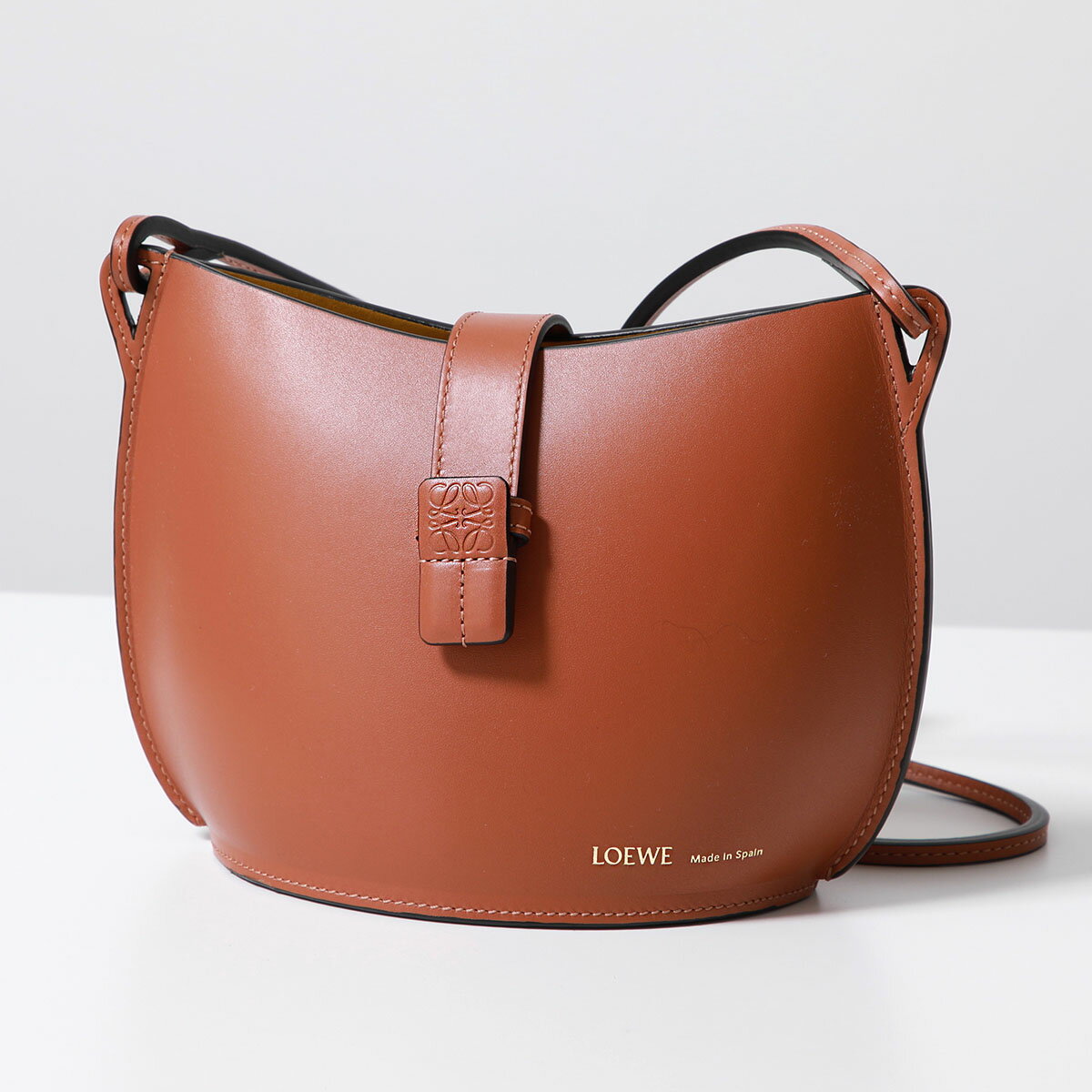 LOEWE ロエベ ショルダーバッグ MOLDED BUCKET BAG モールド バケットバッグ A546Z49X01 レディース クロスボディ レザー 鞄 2530/TAN