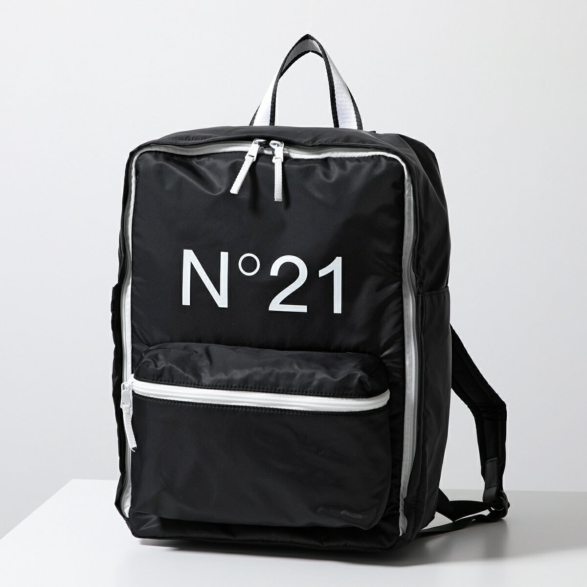 N°21 KIDS ヌメロヴェントゥーノ キッズ バックパック N21348 N0076 レディース ガールズ ロゴ ナイロン リュック 鞄 0N900のサムネイル
