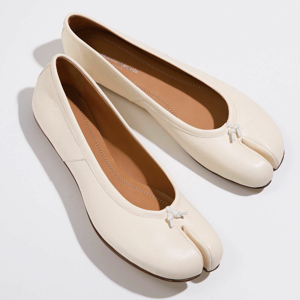 MAISON MARGIELA マルジェラ 22 パンプス S58WZ0042 P3753 レディース ヴィンテージレザー 足袋 タビ フラット バレエシューズ 靴 T1003のサムネイル