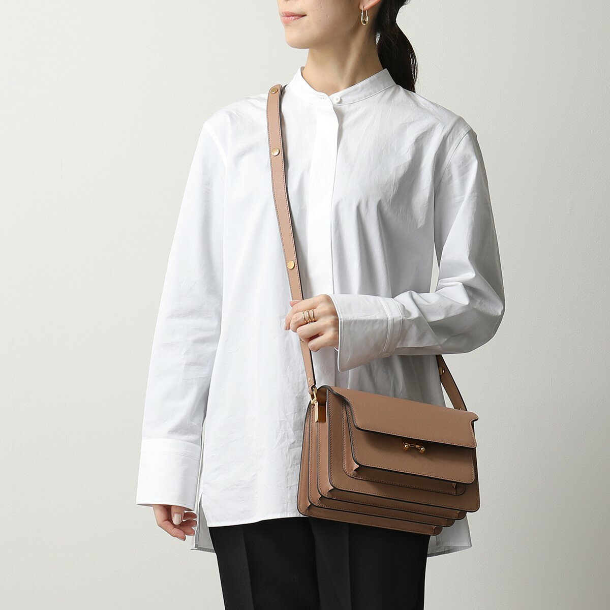 MARNI(マルニ)トランクバッグの魅力は?サイズや使いやすさ、素材感