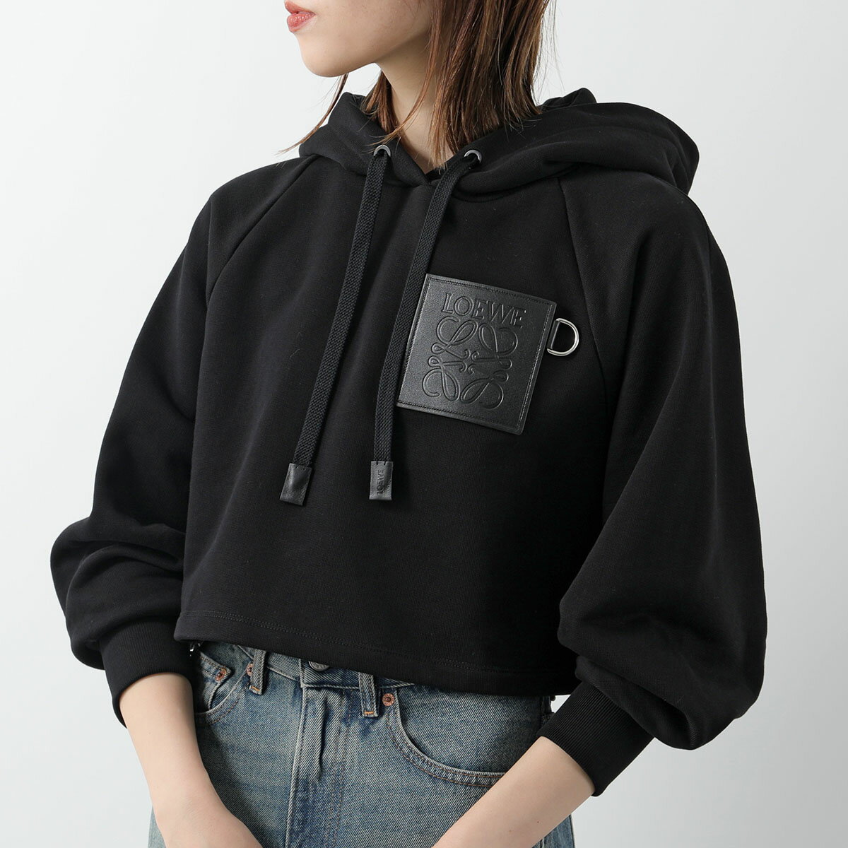 LOEWE ロエベ パーカー S359Y25X41 レディース 長袖 プルオーバー クロップド丈 アナグラムロゴパッチ スウェット フーディー 1100/BLACKのサムネイル