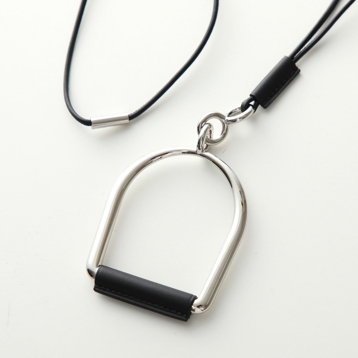 HERMES エルメス ネックレス エリタージュ エスケトル HERITAGE EQUESTRE GM 081160CK レディース スイフト レザー ペンダント ブラック/SV金具のサムネイル
