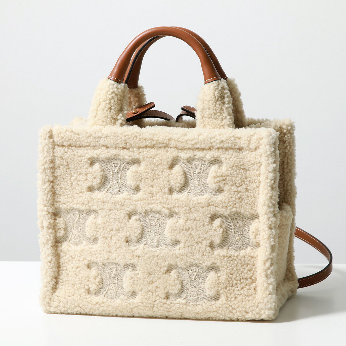 CELINE セリーヌ ショルダーバッグ Small Cabas Thais スモール カバ タイス 199163FK5.02NT レディース ボア ムートン ハンドバッグ Triomphe トリオンフ刺繍 鞄 NaturalTanのサムネイル